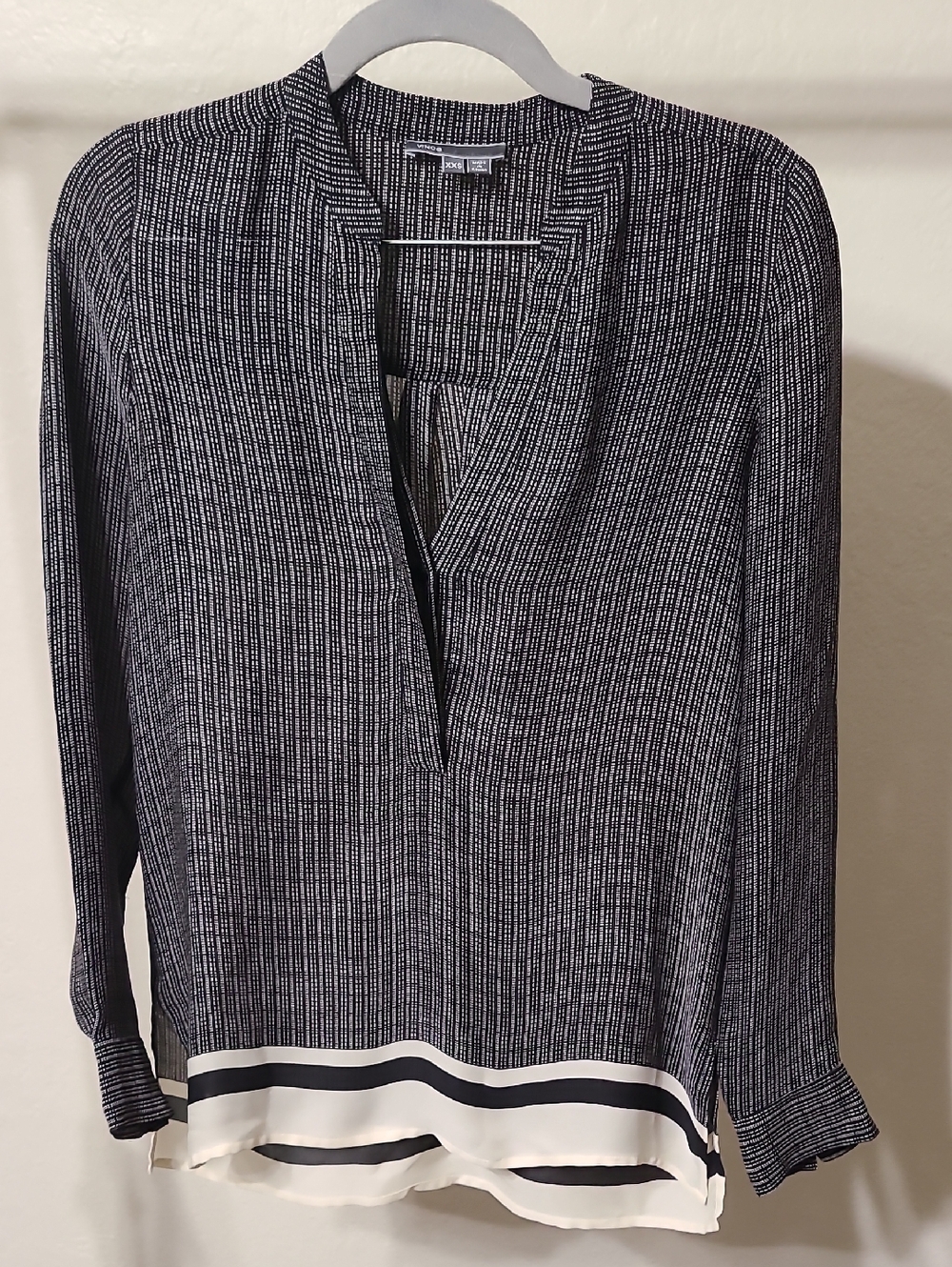 Vince Silk Long-Sleeve Tunic Deep V neck Size XXS